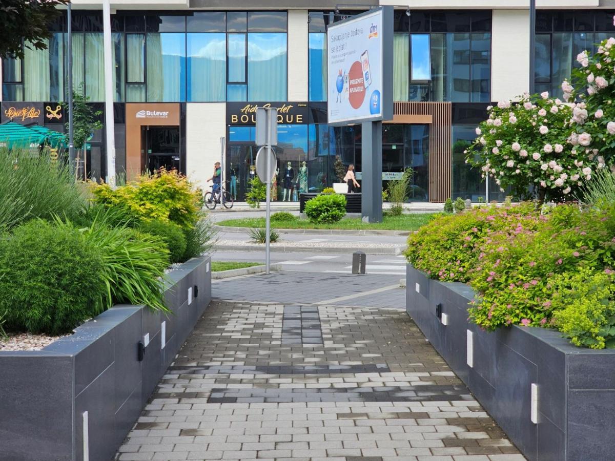Bulevar Square * Sarajevo